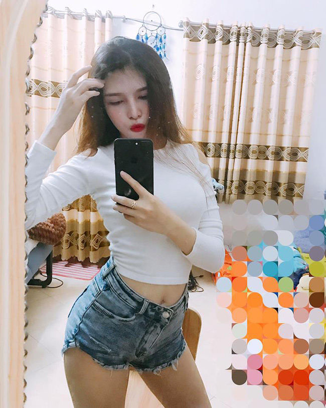 Hai cô chị họ Hồ nóng bỏng chẳng kém cô em út nổi tiếng